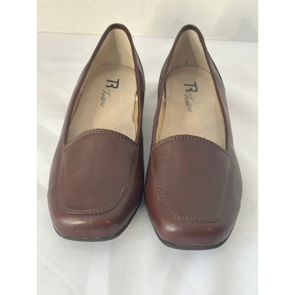 R by Trotters Brown Size 7W Comfort Loafers Flats Moccasins - Picture 1 of 8